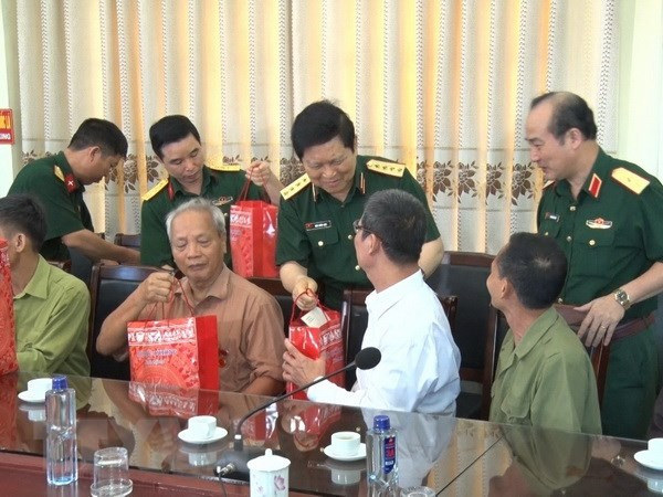 越南选民高度评价国会通过的内容 为国家发展作出贡献 ảnh 3