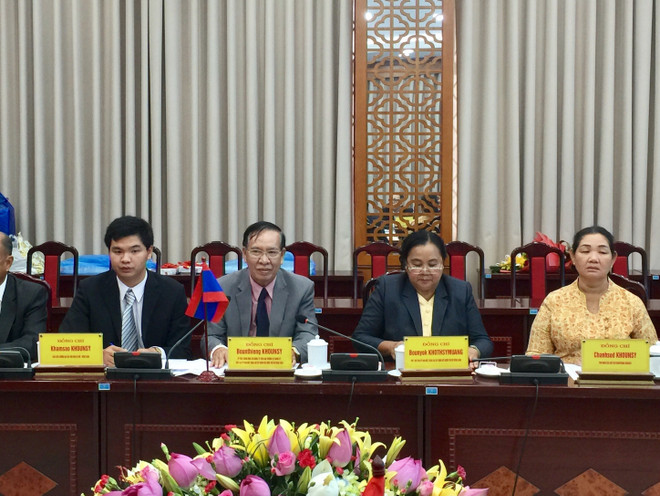 越老祖国阵线加强经验交流 提高工作效果 ảnh 1 越老祖国阵线加强经验交流 提高工作效果 ảnh 1