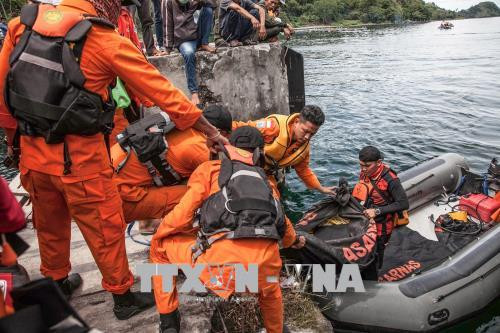 印尼多巴湖沉船事故失踪人数已上升至192人 ảnh 1 印尼多巴湖沉船事故失踪人数已上升至192人 ảnh 1
