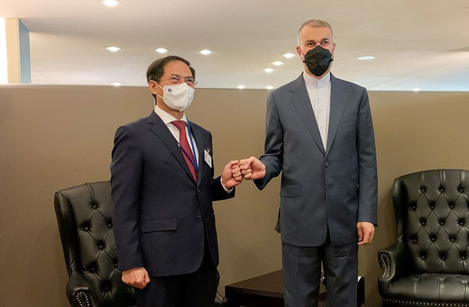 第76届联合国大会:越南外长裴青山在会议间隙会见多国外长 ảnh 4 第76届联合国大会:越南外长裴青山在会议间隙会见多国外长 ảnh 4