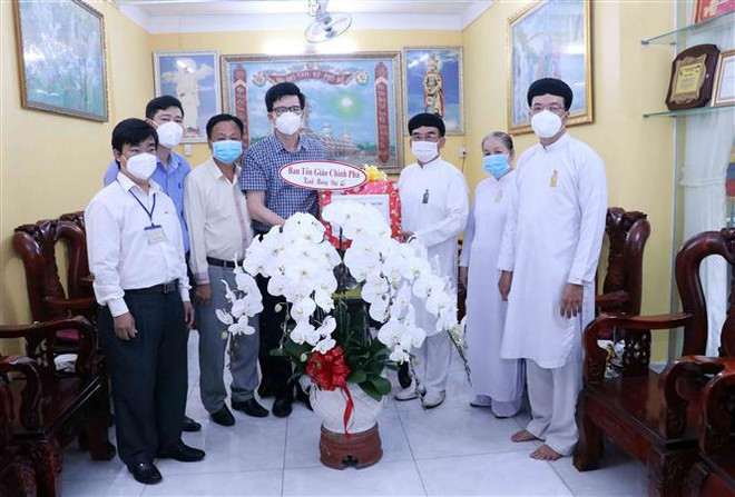 越南政府宗教委员会祝贺高台教教徒瑶池宫宴会大典举行 ảnh 1 越南政府宗教委员会祝贺高台教教徒瑶池宫宴会大典举行 ảnh 1