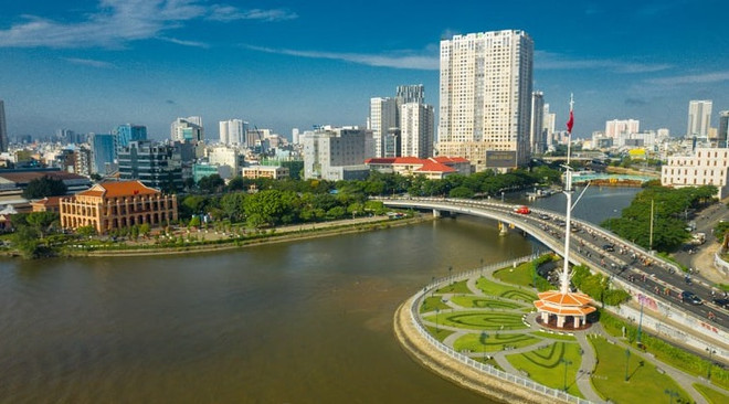 在放宽社交距离措施的同时继续保持胡志明市与南部地区后的人员出行管制 ảnh 1 在放宽社交距离措施的同时继续保持胡志明市与南部地区后的人员出行管制 ảnh 1