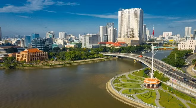 在放宽社交距离措施的同时继续保持胡志明市与南部地区后的人员出行管制 ảnh 1 在放宽社交距离措施的同时继续保持胡志明市与南部地区后的人员出行管制 ảnh 1