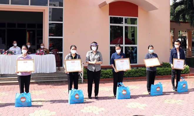 胡志明市对援助抗疫的宗教志愿者表达感恩之心 ảnh 1 胡志明市对援助抗疫的宗教志愿者表达感恩之心 ảnh 1