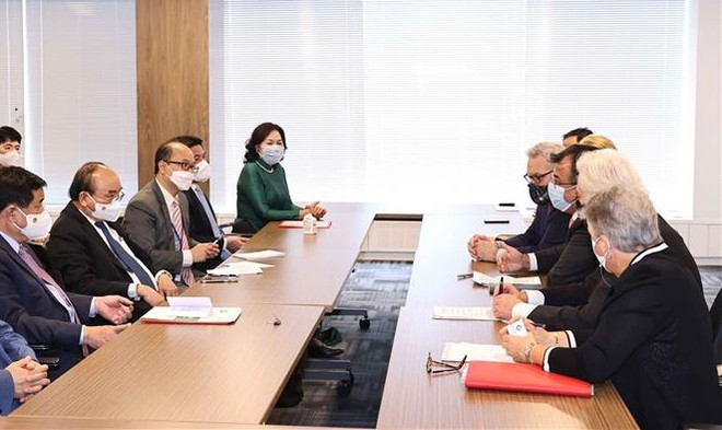 越南国家主席阮春福会见美国各协会和各大公司领导 ảnh 1