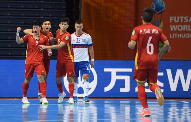2021国际足联室内五人制足球世界杯：俄罗斯媒体盛赞越南队的比赛精神 ảnh 1