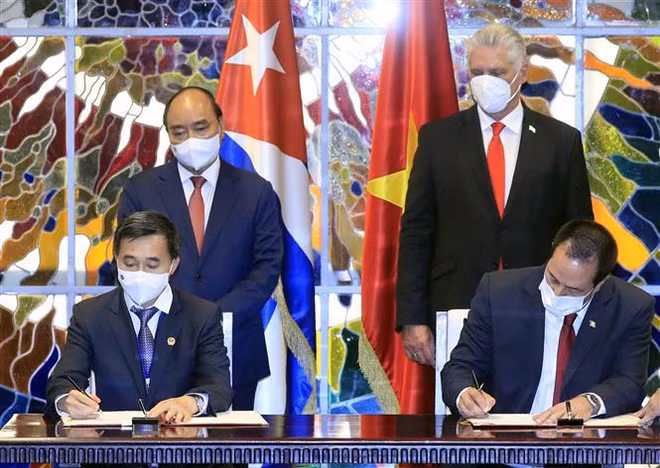 古巴国家主席主持仪式 欢迎阮春福主席对古巴进行正式访问 ảnh 3 古巴国家主席主持仪式 欢迎阮春福主席对古巴进行正式访问 ảnh 3