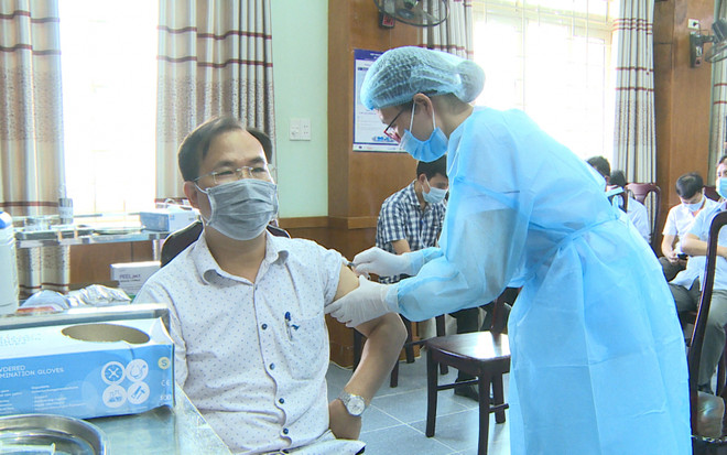 太平省下大决心打赢新冠疫苗接种战役 ảnh 1 太平省下大决心打赢新冠疫苗接种战役 ảnh 1