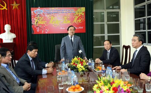 河内市委书记黄忠海视察春节后春运服务工作 ảnh 1