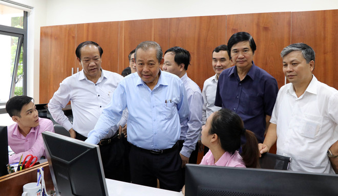 张和平莅临广南省检查行政改革工作 ảnh 2 张和平莅临广南省检查行政改革工作 ảnh 2