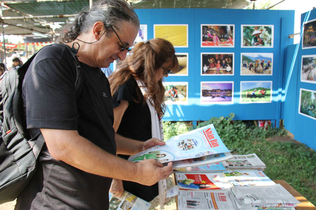 越南《人民报》社代表团参加第42届葡萄牙共产党《前进报》节 ảnh 3 越南《人民报》社代表团参加第42届葡萄牙共产党《前进报》节 ảnh 3