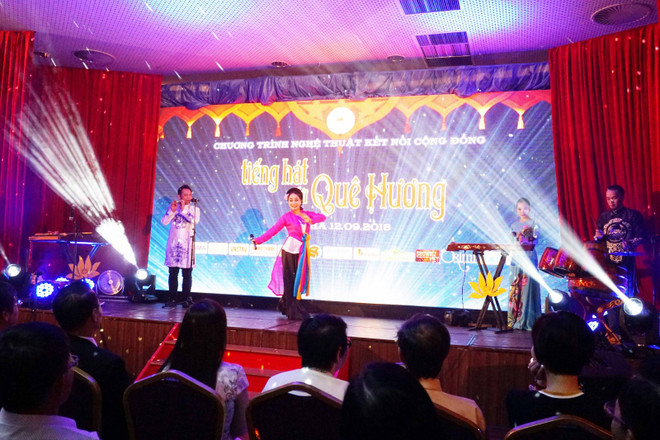 捷克越南人积极融入当地主流社会 ảnh 1