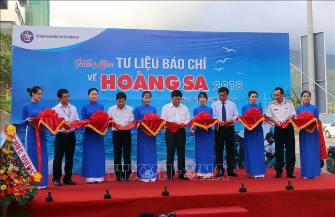 2018年“有关黄沙的新闻资料”展览会在岘港市开幕 ảnh 1 2018年“有关黄沙的新闻资料”展览会在岘港市开幕 ảnh 1