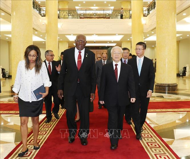 越共中央总书记阮富仲会见古巴党和国家领导 ảnh 1 越共中央总书记阮富仲会见古巴党和国家领导 ảnh 1