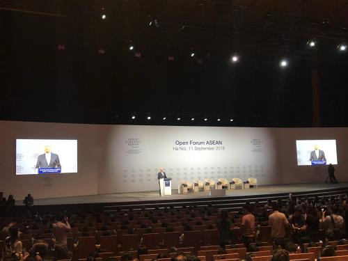 世界经济论坛创始人：创业企业是新技术的动力 ảnh 1