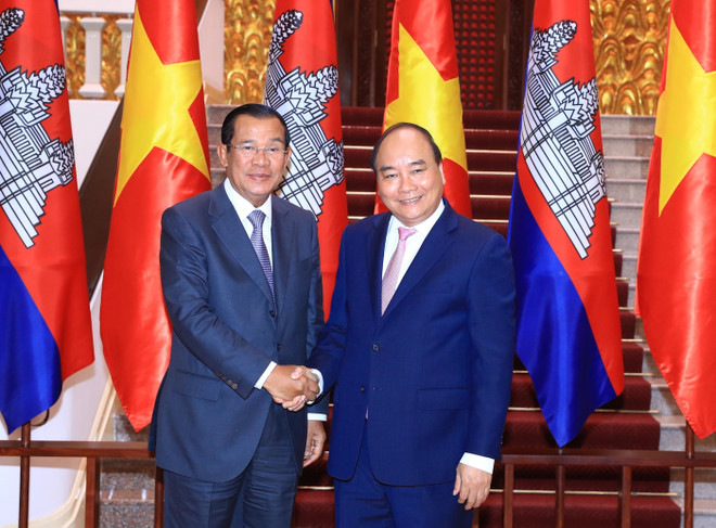 WEF ASEAN 2018:政府总理阮春福会见柬埔寨首相洪森和湄公河委员会领导 ảnh 1 WEF ASEAN 2018:政府总理阮春福会见柬埔寨首相洪森和湄公河委员会领导 ảnh 1