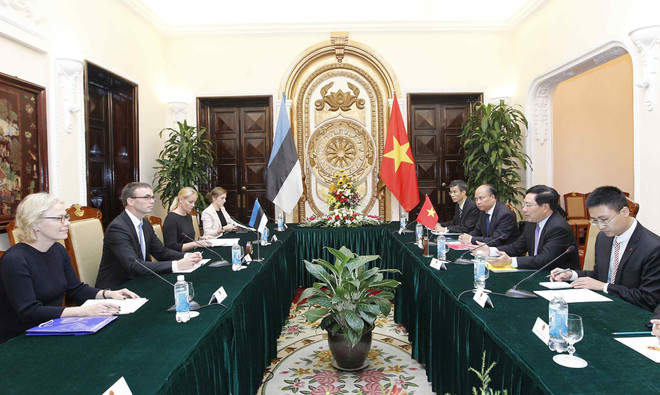 越南政府副总理兼外长范平明与爱沙尼亚外长斯旺·米克塞尔举行会谈 ảnh 2 越南政府副总理兼外长范平明与爱沙尼亚外长斯旺·米克塞尔举行会谈 ảnh 2