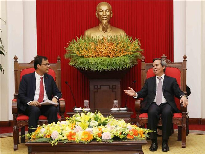 中央经济部部长阮文平会见赴越出席2018年世界经济论坛东盟峰会的企业代表 ảnh 2 中央经济部部长阮文平会见赴越出席2018年世界经济论坛东盟峰会的企业代表 ảnh 2