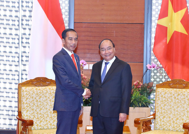 WEF ASEAN 2018：阮春福总理会见印尼总统佐科·维多多 ảnh 1