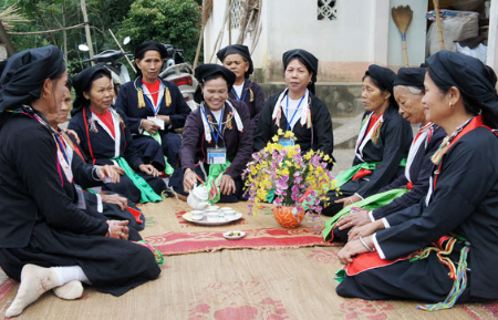 山由族独特的民歌——“颂姑” ảnh 1