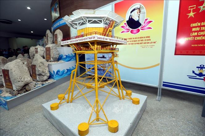 “海洋岛屿与海军战士”图片展在奠边省举行 ảnh 2 “海洋岛屿与海军战士”图片展在奠边省举行 ảnh 2