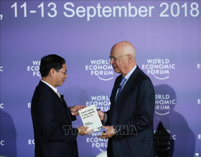 WEF-ASEAN 2018:《第四次工业革命》越南语版问世 ảnh 2 WEF-ASEAN 2018:《第四次工业革命》越南语版问世 ảnh 2