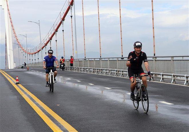 越南运动员获得2022年越南铁人三项赛女子项目冠军 ảnh 1 越南运动员获得2022年越南铁人三项赛女子项目冠军 ảnh 1