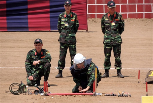 越南军队参加东盟防长扩大会人道主义援助救灾与军事医学联合演练 ảnh 1 越南军队参加东盟防长扩大会人道主义援助救灾与军事医学联合演练 ảnh 1