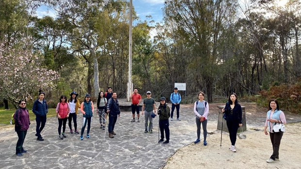 在澳大利亚的越南老留学生参加为越南贫困儿童步行筹款活动 ảnh 1