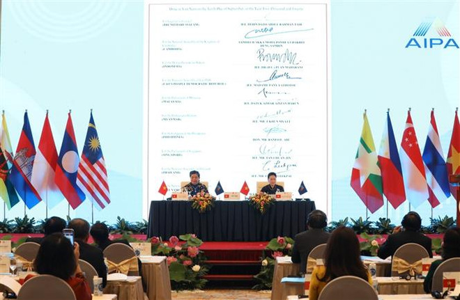 第41届东盟议会联盟大会第二场全体会议通过联合公报 ảnh 2 第41届东盟议会联盟大会第二场全体会议通过联合公报 ảnh 2