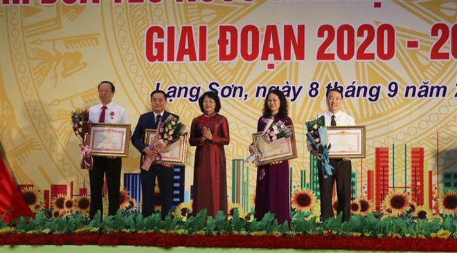 国家副主席邓氏玉盛出席谅山省爱国竞赛大会 ảnh 1 国家副主席邓氏玉盛出席谅山省爱国竞赛大会 ảnh 1