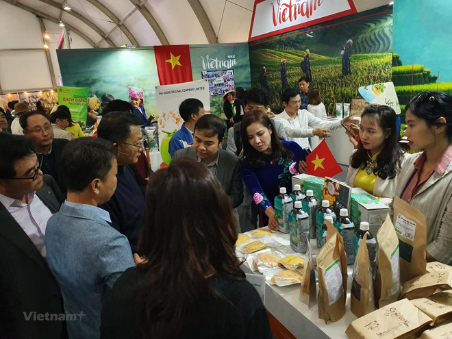 越南企业参加阿尔及利亚在线国际贸易博览会 ảnh 1