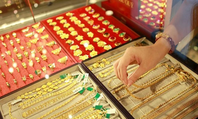  2月28日上午越南国内一两黄金卖出价上涨10万越盾 ảnh 1