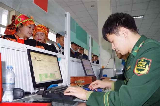 越中边境马鹿塘口岸正式恢复通关 ảnh 1
