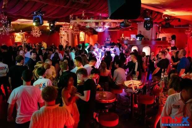 泰国对通宵营业酒吧说“不” ảnh 1