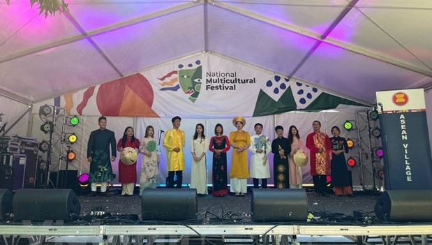 越南奥黛闪耀第25届澳大利亚国家多元文化节 ảnh 1 越南奥黛闪耀第25届澳大利亚国家多元文化节 ảnh 1