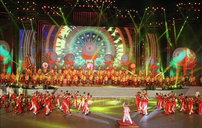 庆祝越共十三大圆满落幕的“渴望-闪耀”文艺晚会隆重举行 ảnh 1 庆祝越共十三大圆满落幕的“渴望-闪耀”文艺晚会隆重举行 ảnh 1
