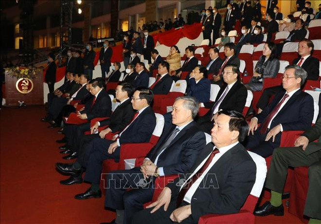 庆祝越共十三大圆满落幕的“渴望-闪耀”文艺晚会隆重举行 ảnh 2 庆祝越共十三大圆满落幕的“渴望-闪耀”文艺晚会隆重举行 ảnh 2