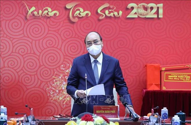 阮春福通过视频连线远程慰问出现新冠肺炎疫情的各地方医务人员 ảnh 1 阮春福通过视频连线远程慰问出现新冠肺炎疫情的各地方医务人员 ảnh 1