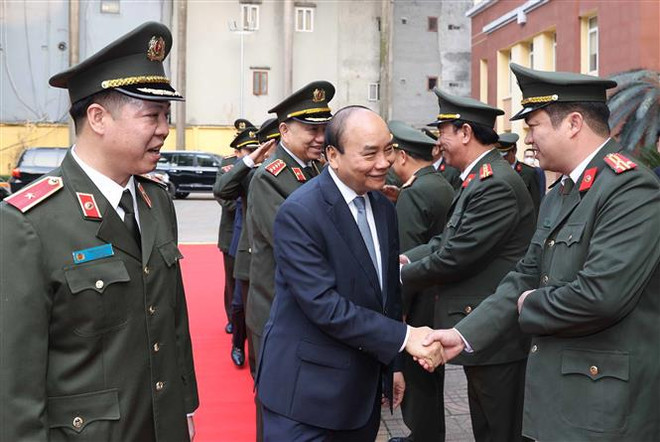 阮春福总理视察部分人民公安单位的执勤备战工作 ảnh 4 阮春福总理视察部分人民公安单位的执勤备战工作 ảnh 4