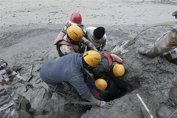 越南政府总理阮春福向印度总理莫迪致慰问电 ảnh 1