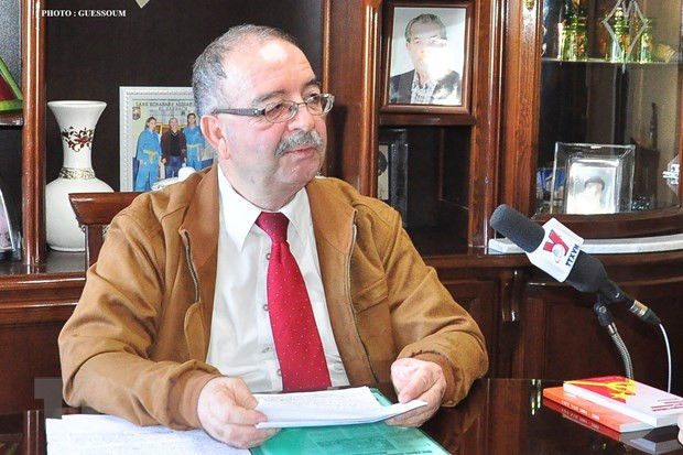 阿尔及利亚学者:越共十三大是越南走向繁荣昌盛的未来的历史性转折点 ảnh 1 阿尔及利亚学者:越共十三大是越南走向繁荣昌盛的未来的历史性转折点 ảnh 1