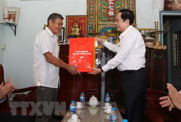 越南祖国阵线中央委员会主席陈清敏开展春节前走访慰问活动 ảnh 2