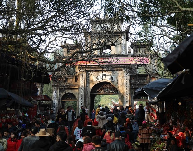 新冠肺炎疫情：河内市不举办2021年香迹寺庙会和二征夫人庙会 ảnh 1