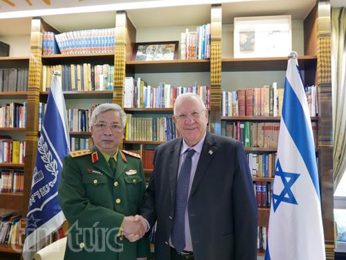 越南国防部副部长阮志咏会见以色列总统鲁文·里夫林 ảnh 1