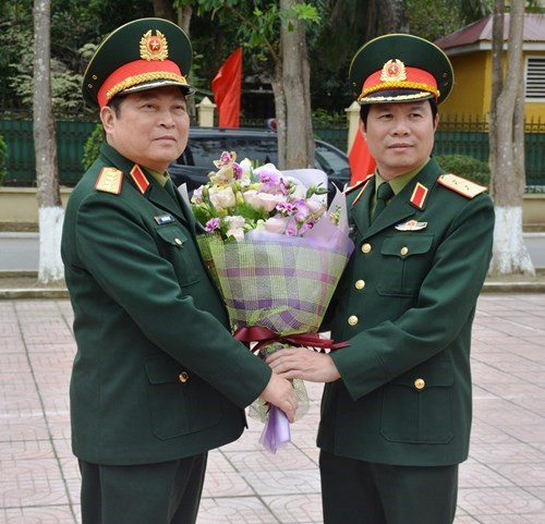 吴春历大将视察第四军区司令部 ảnh 1 吴春历大将视察第四军区司令部 ảnh 1