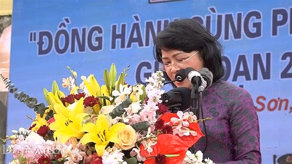 三八国际妇女节:努力为边境海岛地区妇女创造更美好的生活 ảnh 1 三八国际妇女节:努力为边境海岛地区妇女创造更美好的生活 ảnh 1