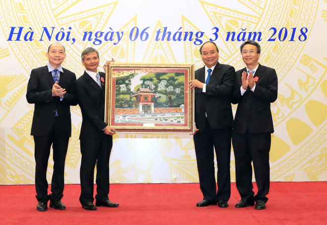 政府总理阮春福：国家财政监督委员会须更好地发挥业务能力 当好政府的参谋助手 ảnh 2