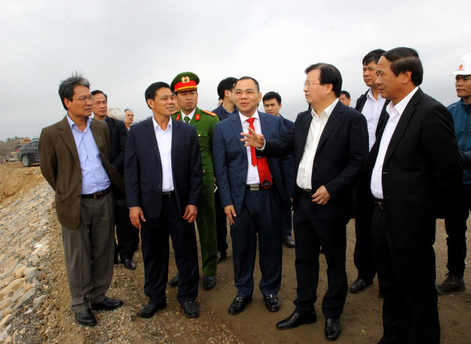 郑廷勇莅临海防市调研 实地考察Vinfast汽车制造厂项目等 ảnh 2 郑廷勇莅临海防市调研 实地考察Vinfast汽车制造厂项目等 ảnh 2