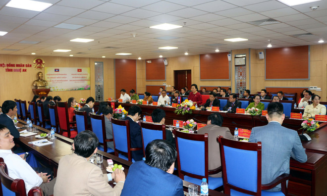 老挝国会民族委员会访问越南乂安省 ảnh 1 老挝国会民族委员会访问越南乂安省 ảnh 1